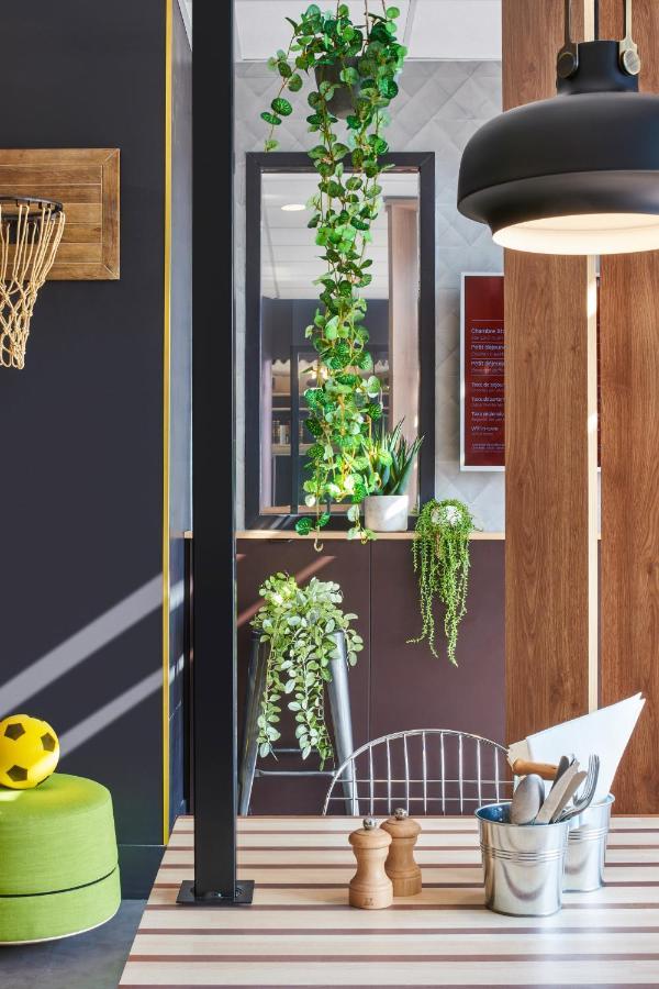 Campanile Paris Ouest - - Vélizy 3*