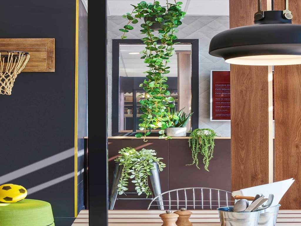 Hotel Ibis Paris Velizy
