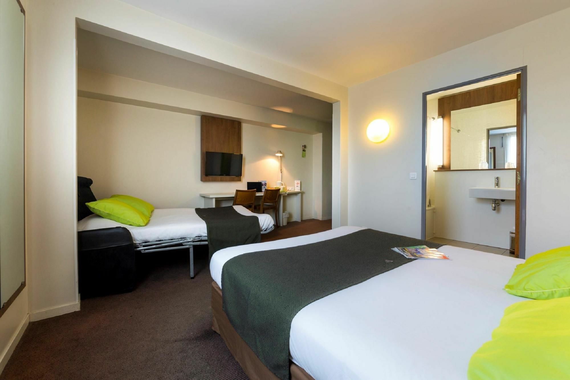 Campanile Paris Ouest - - Vélizy Hotel